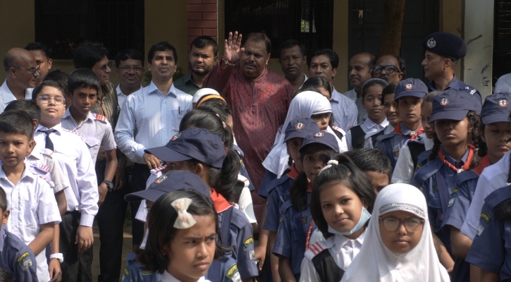 বাচ্চাদের হাসিখুশি রাখতে ৩য় শ্রেণি পর্যন্ত পরীক্ষা তুলে দেওয়া হয়েছে: প্রতিমন্ত্রী 